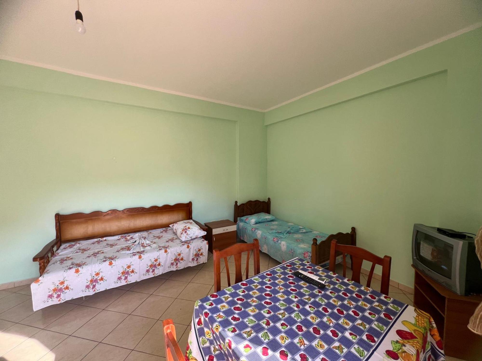 Apartment Simple Stay Orikum Apartments - Functional And Reliable *